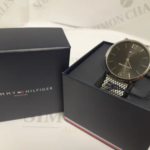 TOMMY HILFIGER MEN'S STAINLESS STEEL WATCH WITH MESH STRAP DETAIL