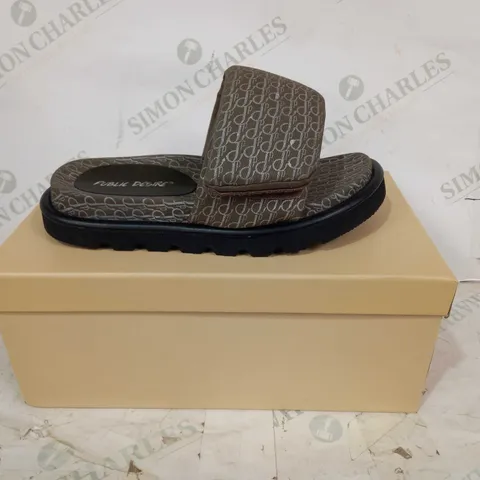 BOXED PAIR OF PUBLIC DESIRE PADDED VELCRO STRAP SLIDERS IN BROWN UK SIZE 3