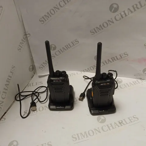 BOXED RETC 15 - 2 WALKIE-TALKIES PLUS 2 DOCKING STATION SMODEL RT27 