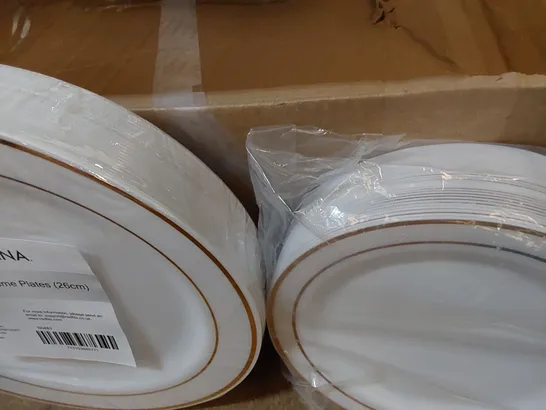 BOXED SET OF MATANA PLATES AND SIDE PLATES 