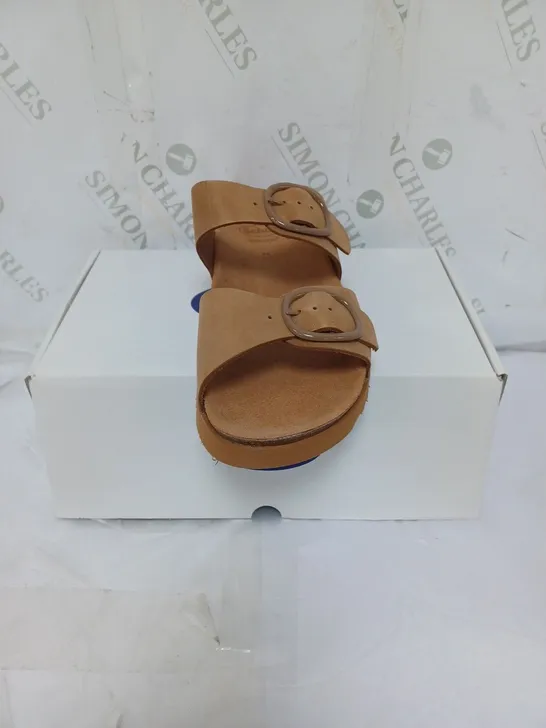 BOXED SCHOLL SOFTSTEP LADIES SANDALS BUCKLE FASTENING SIZE 7 TAN