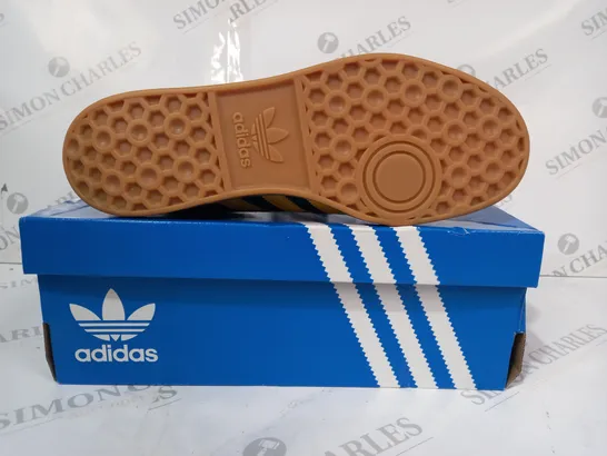 BOXED PAIR OF ADIDAS HAMBURG SHOES IN GREEN/MUSTARD YELLOW UK SIZE 10