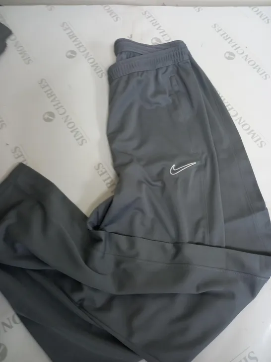 NIKE TRACKSUIT COOL GREY MENS MEDIUM X2