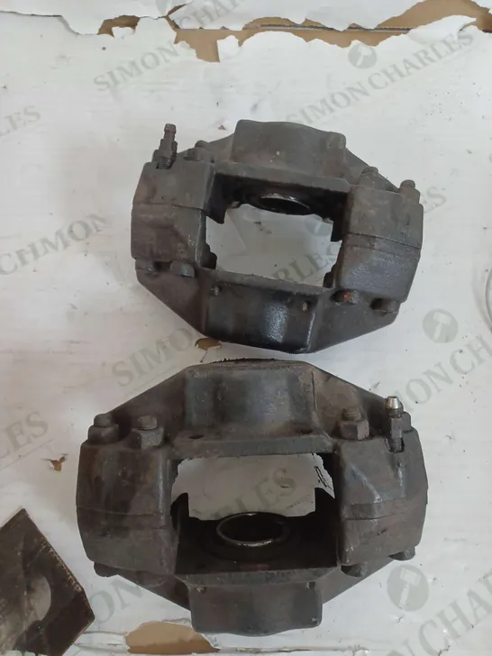 SET OF 2 UNBRANDED BRAKE CALIPERS 