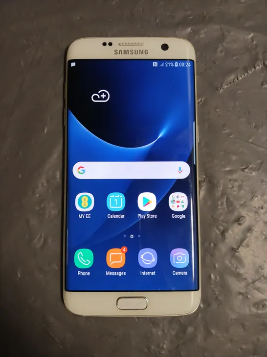 SAMSUNG S7 EDGE SMARTPHONE IN WHITE 32GB