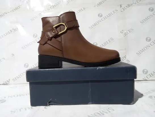 BOXED PAIR OF CREW CLOTHING COMPANY LUCY BOOTS IN CHOCOLATE EU SIZE 38