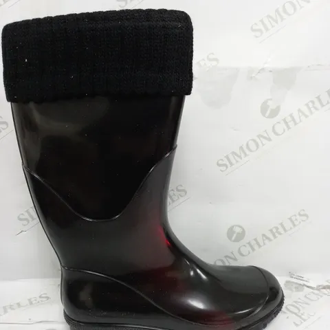 BOXED ROMIKA MEDIUM LENGTH BOOTS IN BLACK LEATHER - SIZE 4