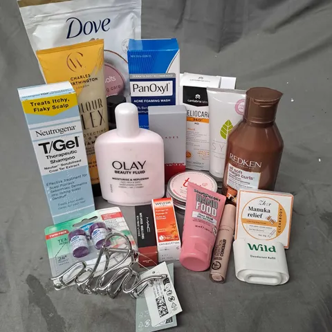 APPROXIMATELY 20 ASSORTED COSMETIC PRODUCTS TO INCLUDE OLAY BEAUTY FLUID, SOAP&GLORY HAND FOOD, MAC MATTE LIPSTICK ETC