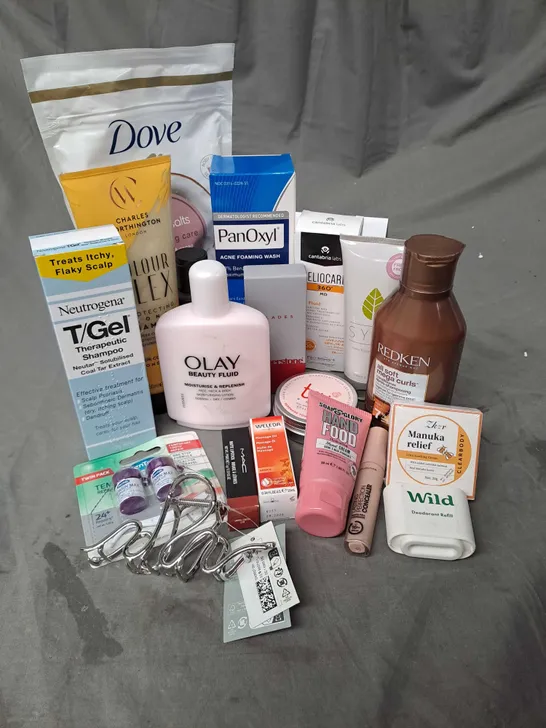 APPROXIMATELY 20 ASSORTED COSMETIC PRODUCTS TO INCLUDE OLAY BEAUTY FLUID, SOAP&GLORY HAND FOOD, MAC MATTE LIPSTICK ETC