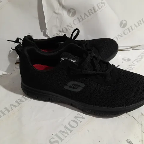 SKECHERS LACE UO WORK TRAINERS SIZE 5 1/2