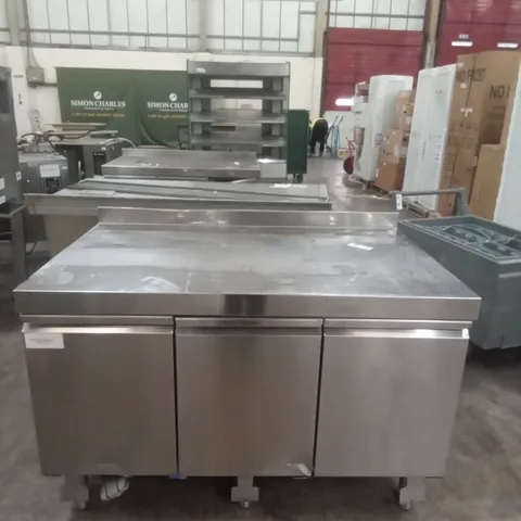 COMMERCIAL FOOD PREP STATION WITH UNDERCOUNTER FRIDGES