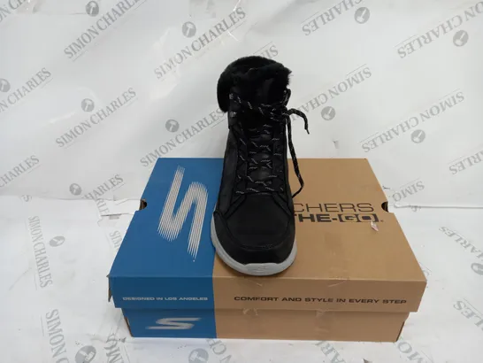 SKECHERS GLACIAL ULTRA BOOTS SIZE 7