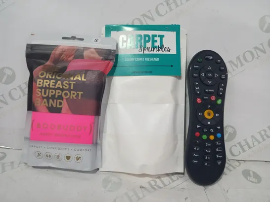 LOT OF APPROXIMATELY 15 ASSORTED HOUSEHOLD ITEMS TO INCLUDE REMOTE, LUXURY CARPET FRESHENER, BREAST SUPPORT BAND, ETC