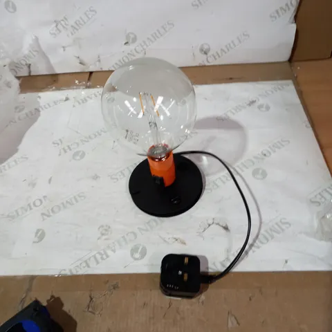 SMALL TABLE LAMP