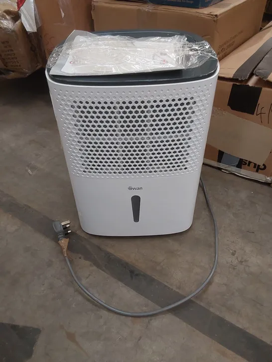 SWAN 10-LITRE DEHUMIDIFIER - WHITE  RRP £99