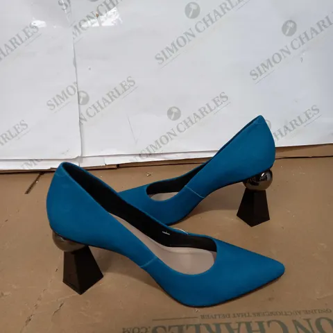 MODA IN PELLE BLUE AND BLACK DETAILED HEELS SIZE 37