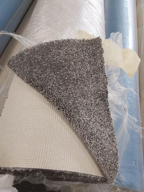 ROLL OF QUALITY STS HERITAGE ELITE AB GOTHIC GREY CARPET // SIZE: APPROX 4 X 8.1m