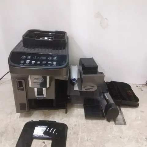 BOXED DELONGHI BEAN TO CUP- MAGNIFICA EVO