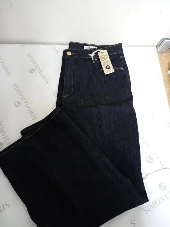 M&S WIDE 18 REGULAR LENGTH NAVY JEANS 