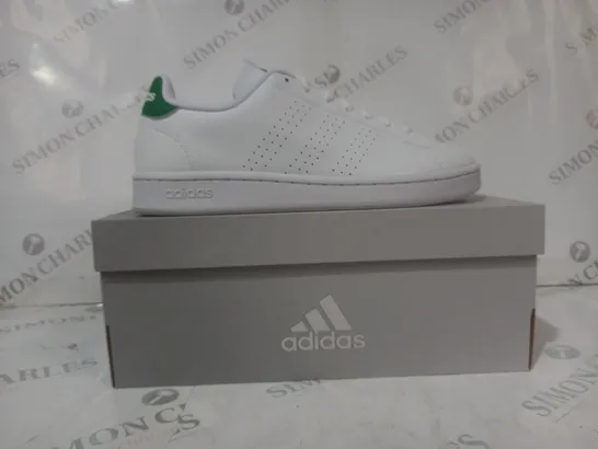 BOXED PAIR OF ADIDAS ADVANTAGE SHOES IN WHITE/GREEN UK SIZE 6.5