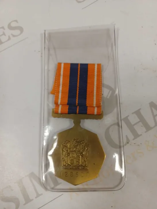 LOT TO CONTAIN A MILITARY SERVICE MEDAL 