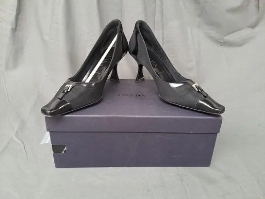 BOXED PAIR OF PRADA POINTED TOE HEELED SHOES IN BLACK EU SIZE 38.5