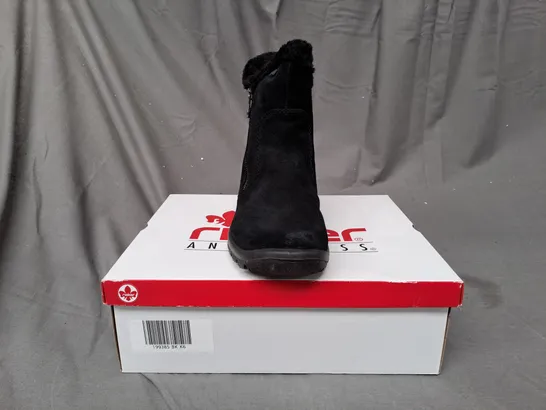 BOXED PAIR OF RIEKER CUFF DETAIL WATER RESISTANT BOOTS IN BLACK - SIZE 6