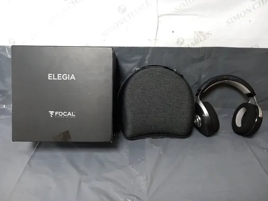 BOXED FOCAL ELEGIA WIRED HEADPHONES IN BLACK/SILVER