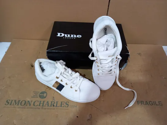 BOXED PAIR OF DUNE TRAINERS - SIZE39