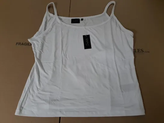 LOT OF APPROXIMATELY 6 BRAND NEW DESTELLO VEST TOPS IN WHITE - UK 20