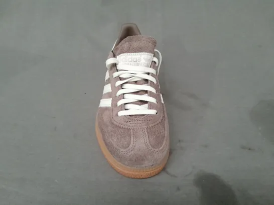 BOXED PAIR OF ADIDAS HANDBALL SPEZIAL SHOES IN TAUPE UK SIZE 4