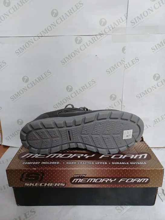 SKETCHERS RUNAWAY PIERCE SHOES IN CHARCOAL - UK 11