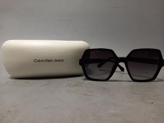 CALVIN KLEIN JEANS CKJ21629S SUN GLASSES IN BLACK