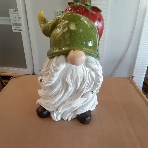 BOXED SET OF 2 CARRYING GNOMES