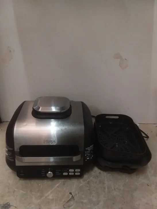 BOXED NINJA FOODI MAX PRO GRILL & AIR FRYER