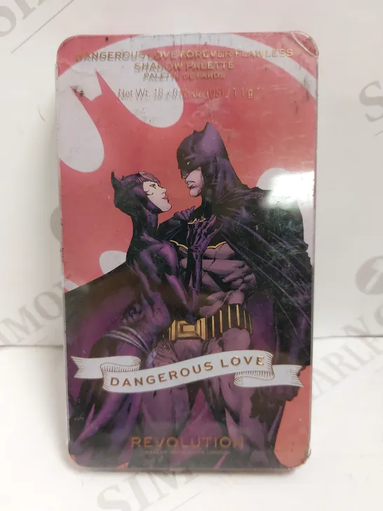 REVOLUTION DANGEROUS LOVE SHADOW PALETTE