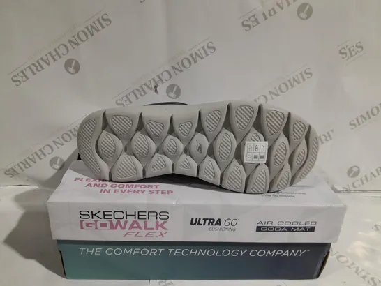 BOXED PAIR OF SKECHERS GOWALK FLEX ALANI TRAINERS IN CHARCOAL - SIZE 6.5