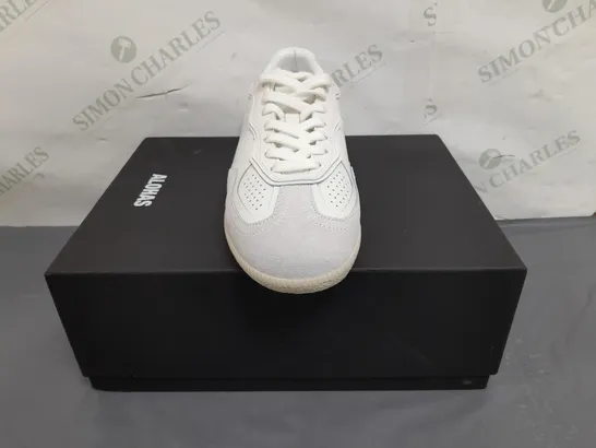 BOXED PAIR OF ALOHAS TB.490 LEATHER SNEAKERS IN LIGHT GREY UK SIZE 7-7.5