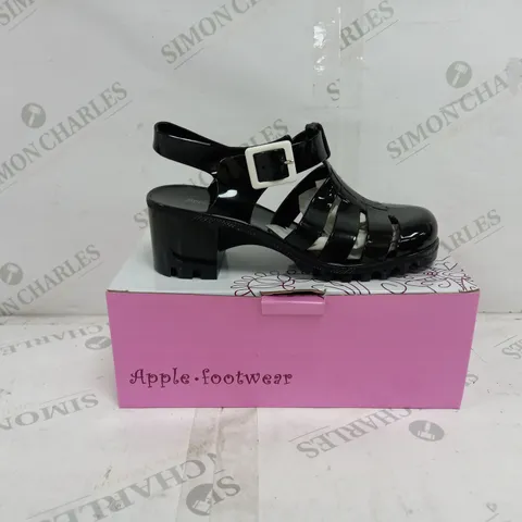 6 BOXED PAIRS OF APPLE FOOTWEAR BLOCK HEEL SANDALS IN BLACK VARIOUS SIZES TO INCLUDE SIZES 37, 38, 39