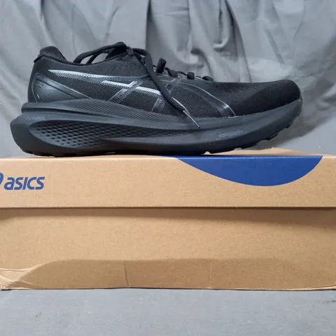 BOXED PAIR OF ASICS GEL-KAYANO 30 SHOES IN BLACK UK SIZE 6.5