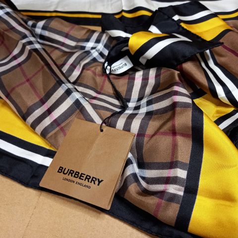 STYLE OF BURBERRY OVERSIZED STATEMENT/FASHION SCARF