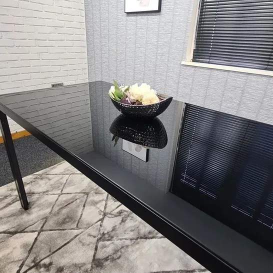 BOXED ALTHETA 6 PERSON DINING TABLE