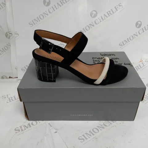 VIONIC PAP PAUL SANDALS SIZE 5