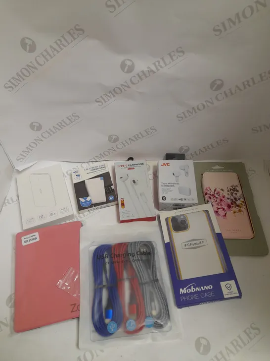 BOX OF APPROXIMATELY 20 ASSORTED PHONE/TABLET ITEMS TO INCLUDE CASES, EARPHONES, POWERBANKS ETC