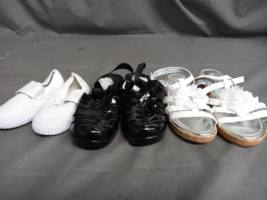 APPROXIMATELY 13 ASSORTED KIDS PAIRS OF SHOES IN VARIOUS COLOURS, STYLES, AND SIZES