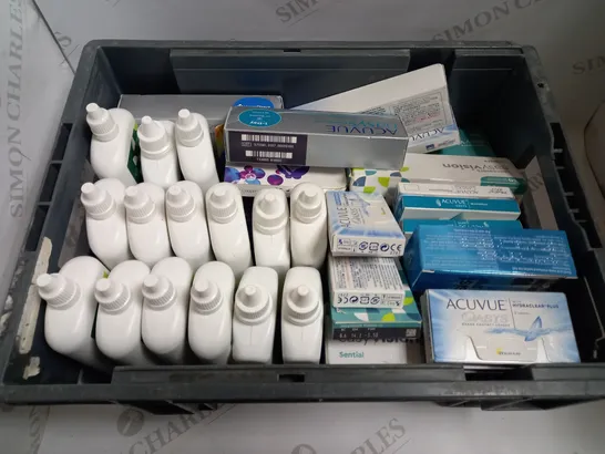 BOX OF APPROX 15 ASSORTED CONTACT LENS ITEMS INCLUDING SPECSAVERS EASYVISION FLUID, ACUVUE OASYS LENSES AND SPECSAVERS EASYVISION LENSES