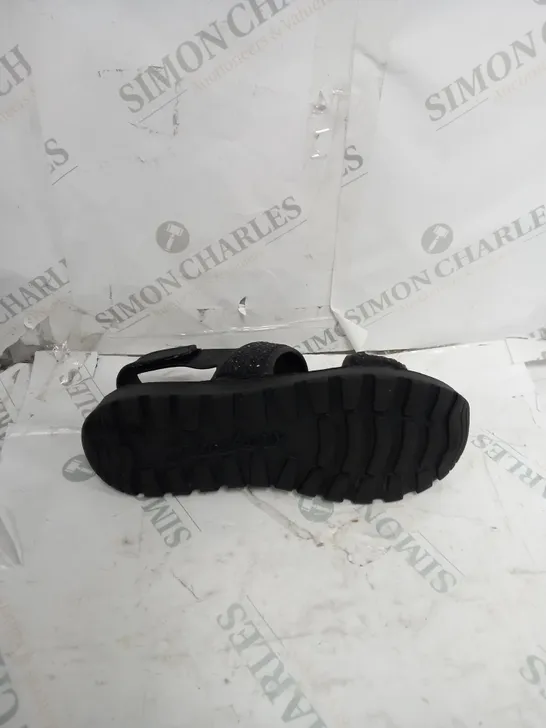 UNBOXED PAIR OF SKETCHERS PARTY SANDAL IN BLACK SIZE 5