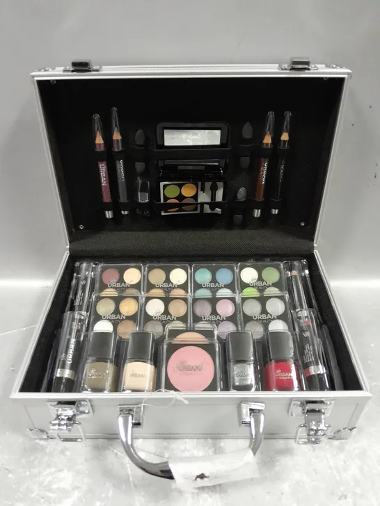 THE URBAN BEAUTY MAKE-UP COLLECTION