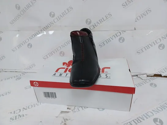 BOXED RIEKER BLACK LEATHER ROUND TOE SHOES- 6.5 