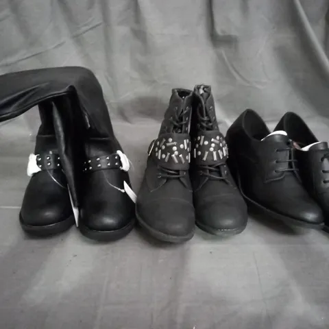 APPROXIMATELY 5 PAIRS OF ASSORTED SHOES IN VARIOUS STYLES AND SIZES